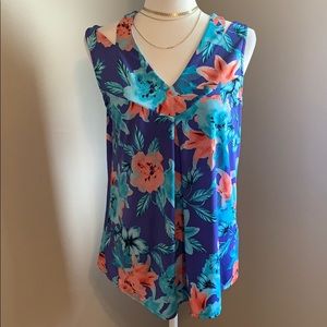 3/$15💕 Sleeveless blouse